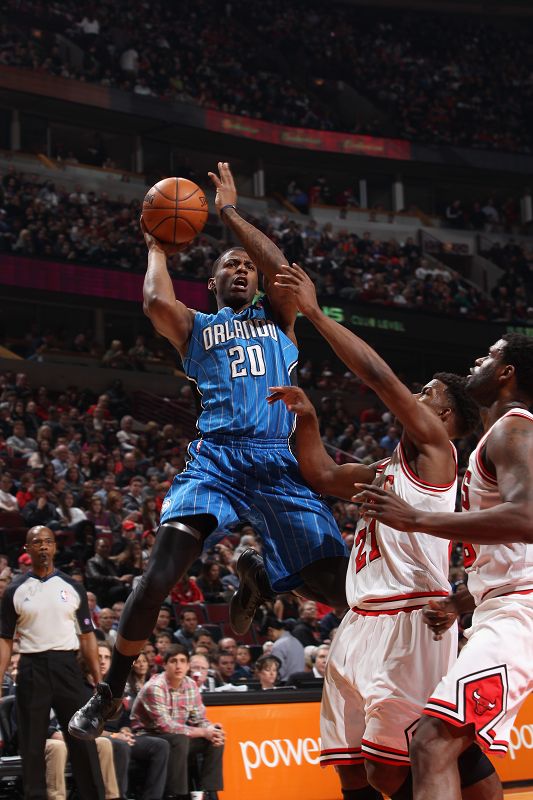 充球队的中 充球队的中