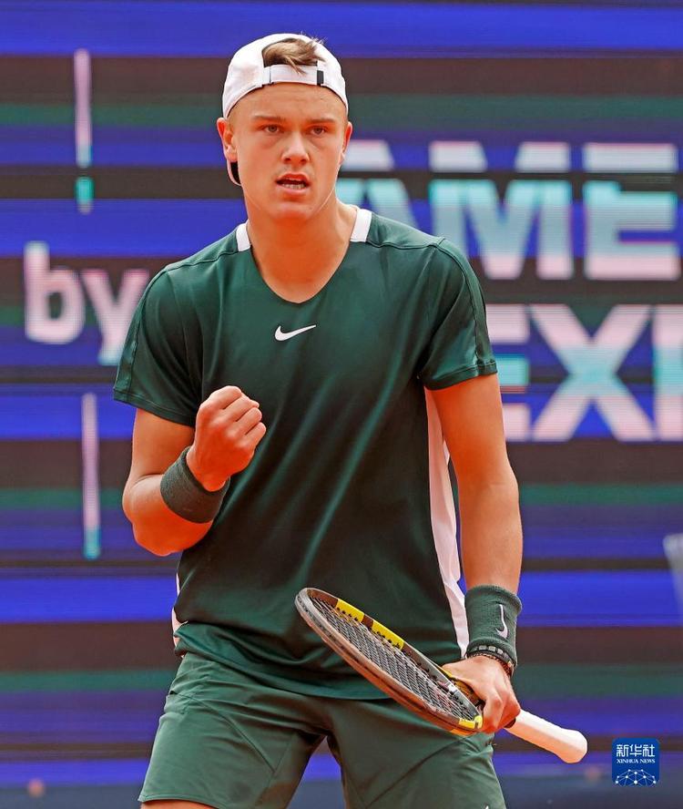 这不仅使球 这不仅使球