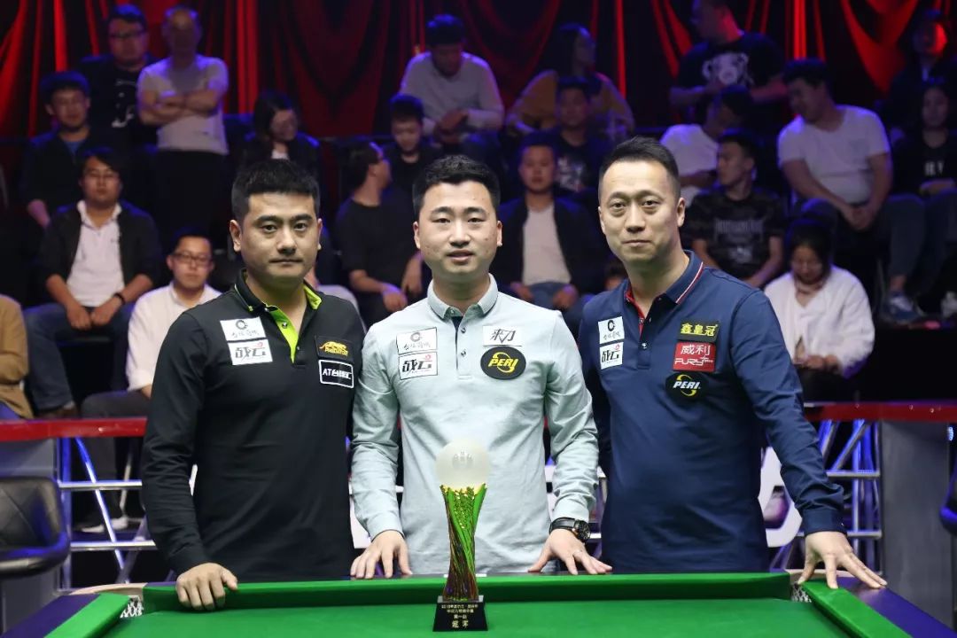 国足教练选择谁出场都不对的原因？联赛不是培养年轻人的基地？.