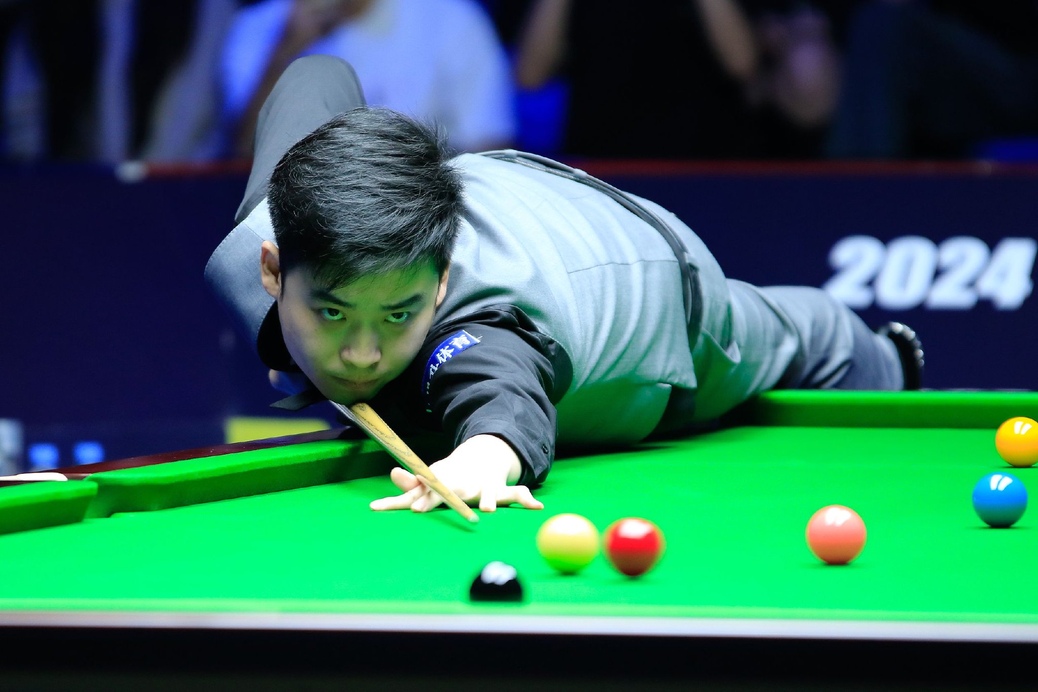 彩纷呈的篮 彩纷呈的篮