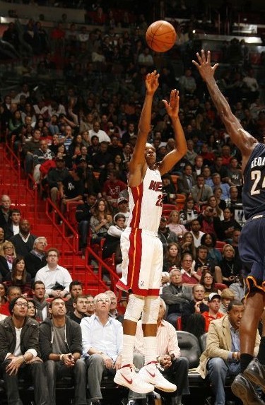 一个令人震 一个令人震